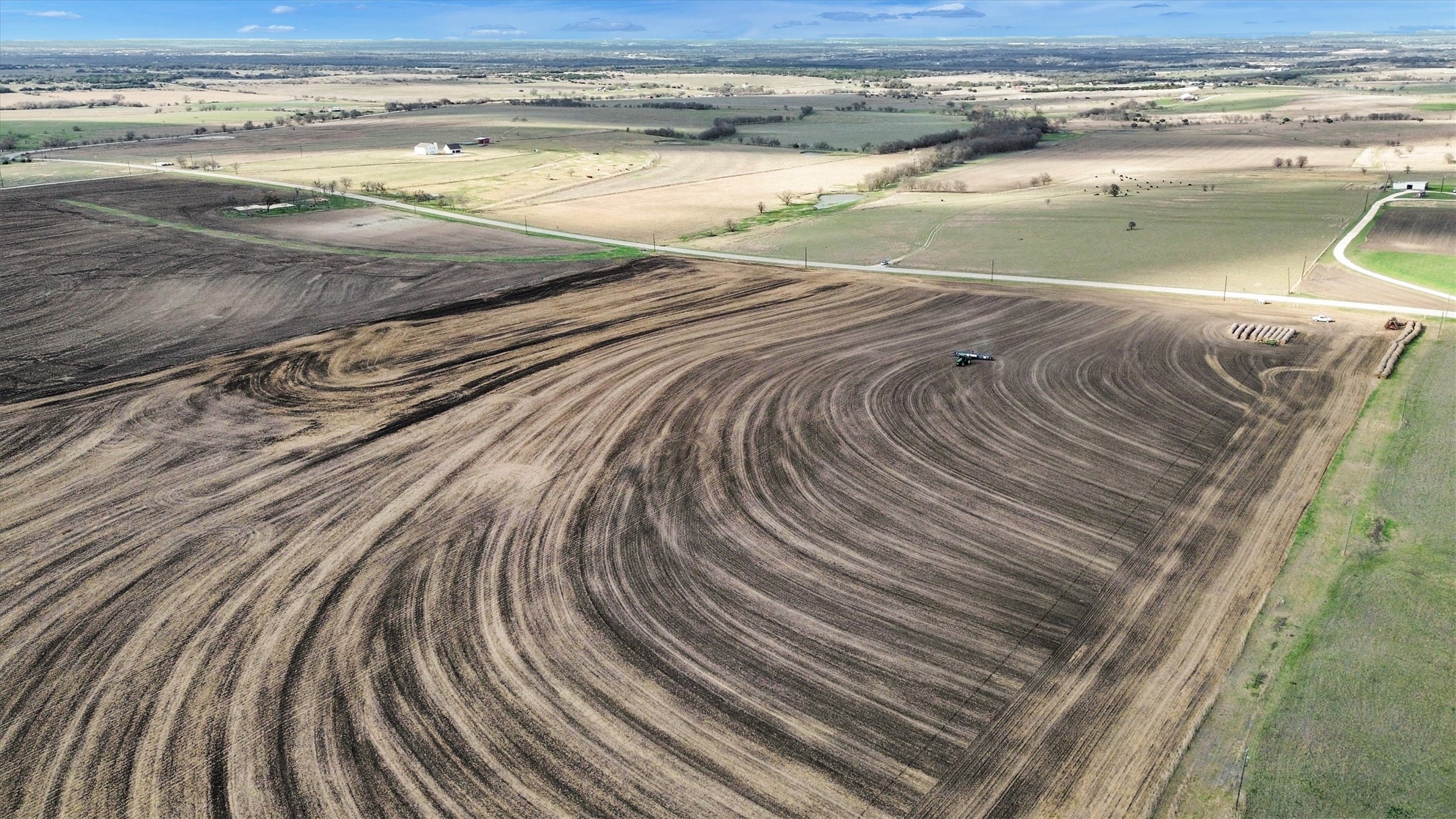 1123 Rd Holland Tx 76534 Road Holland, TX 76534 - Photo 7 of 16 a view of a swimming pool with a lounge chair