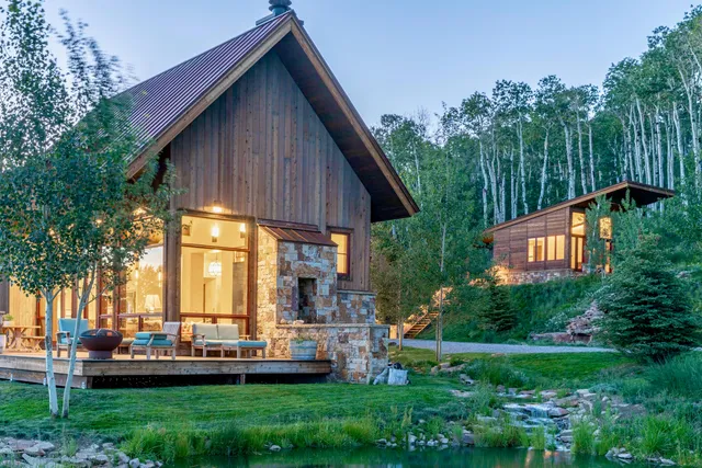 a front view of house with yard