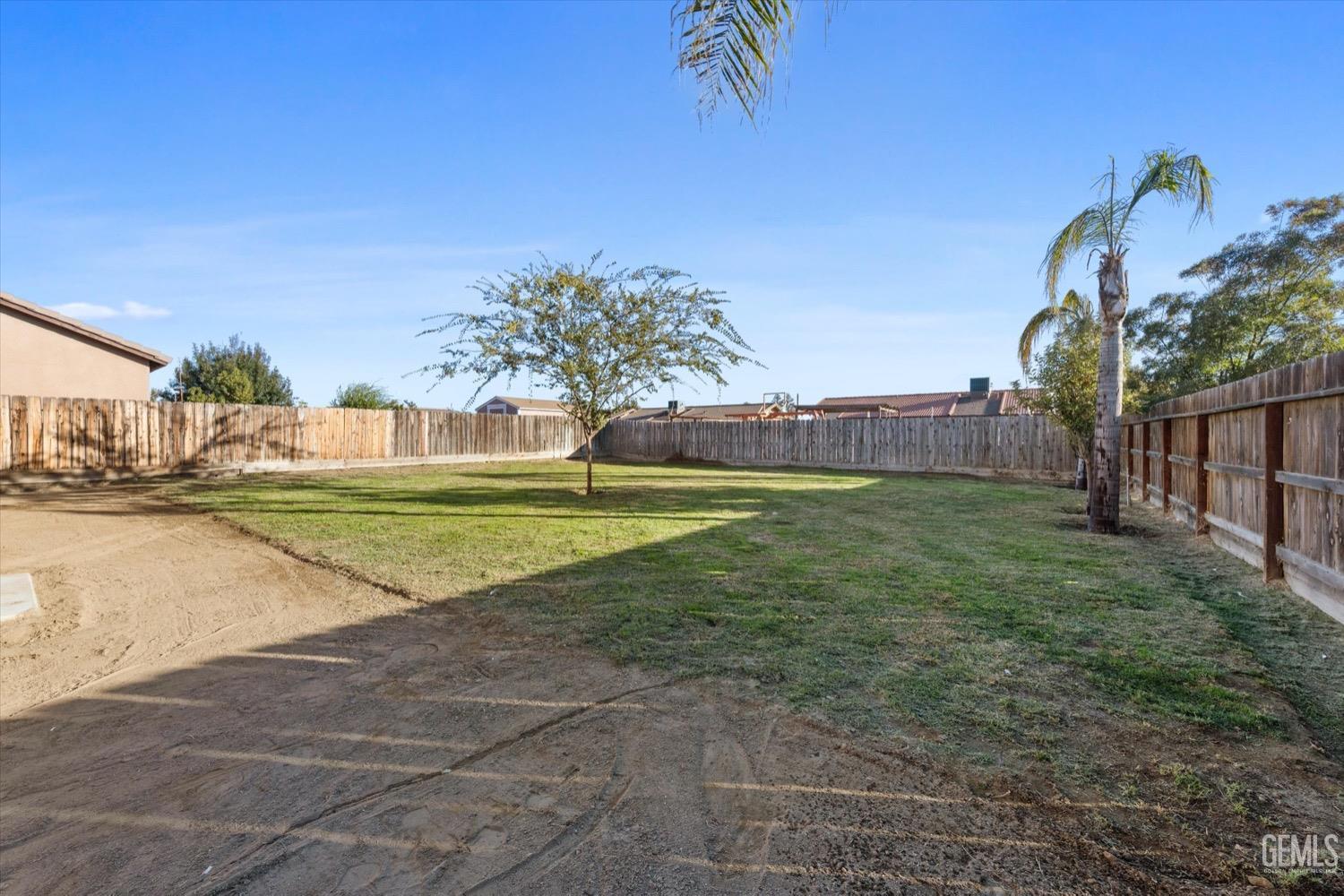 Undisclosed Address Shafter, CA 93263 - Photo 26 of 30 a view of a volley ball court