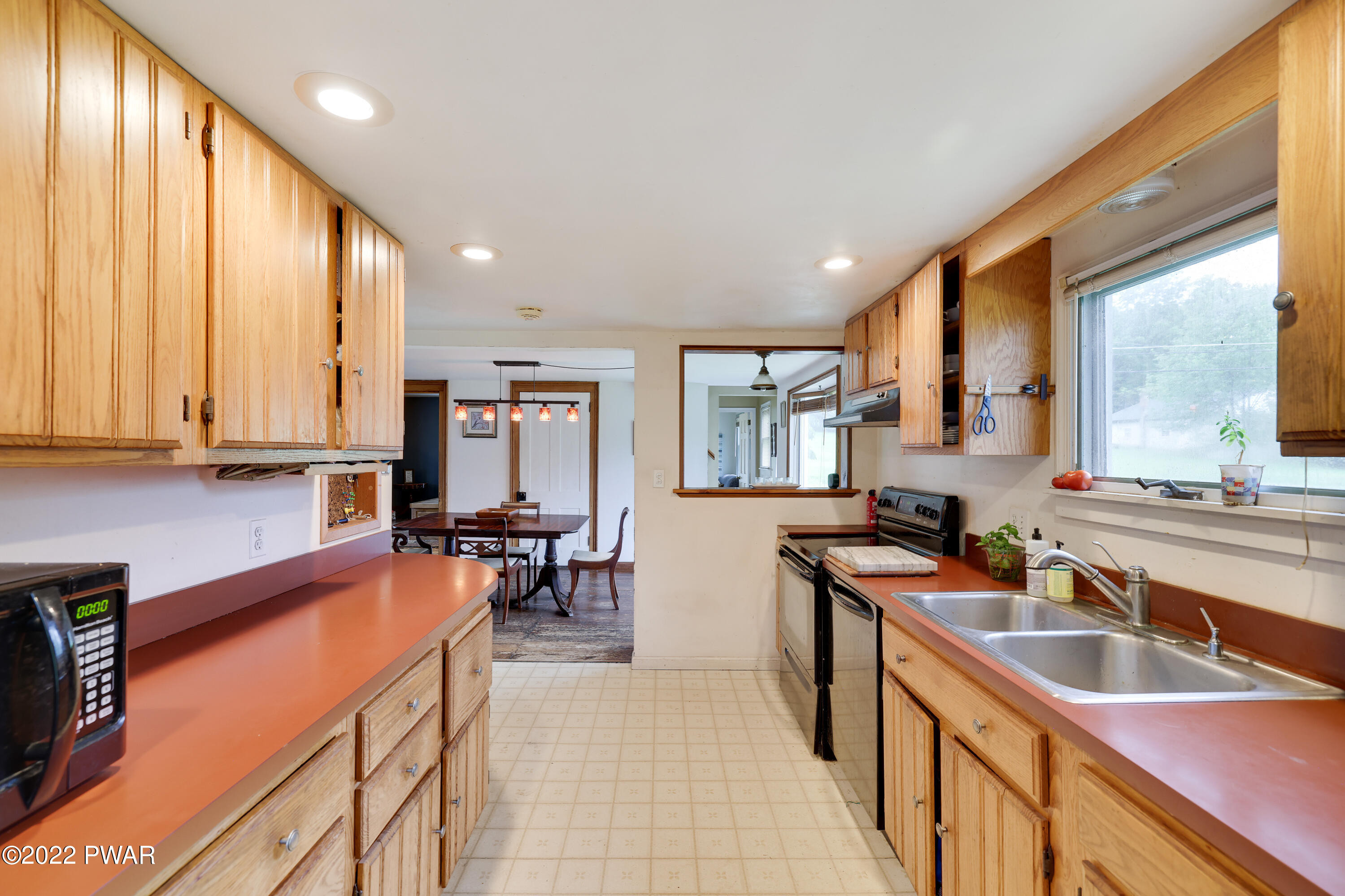 395 Gravity Road Lake Ariel, PA 18436 - Photo 12 of 41 Kitchen