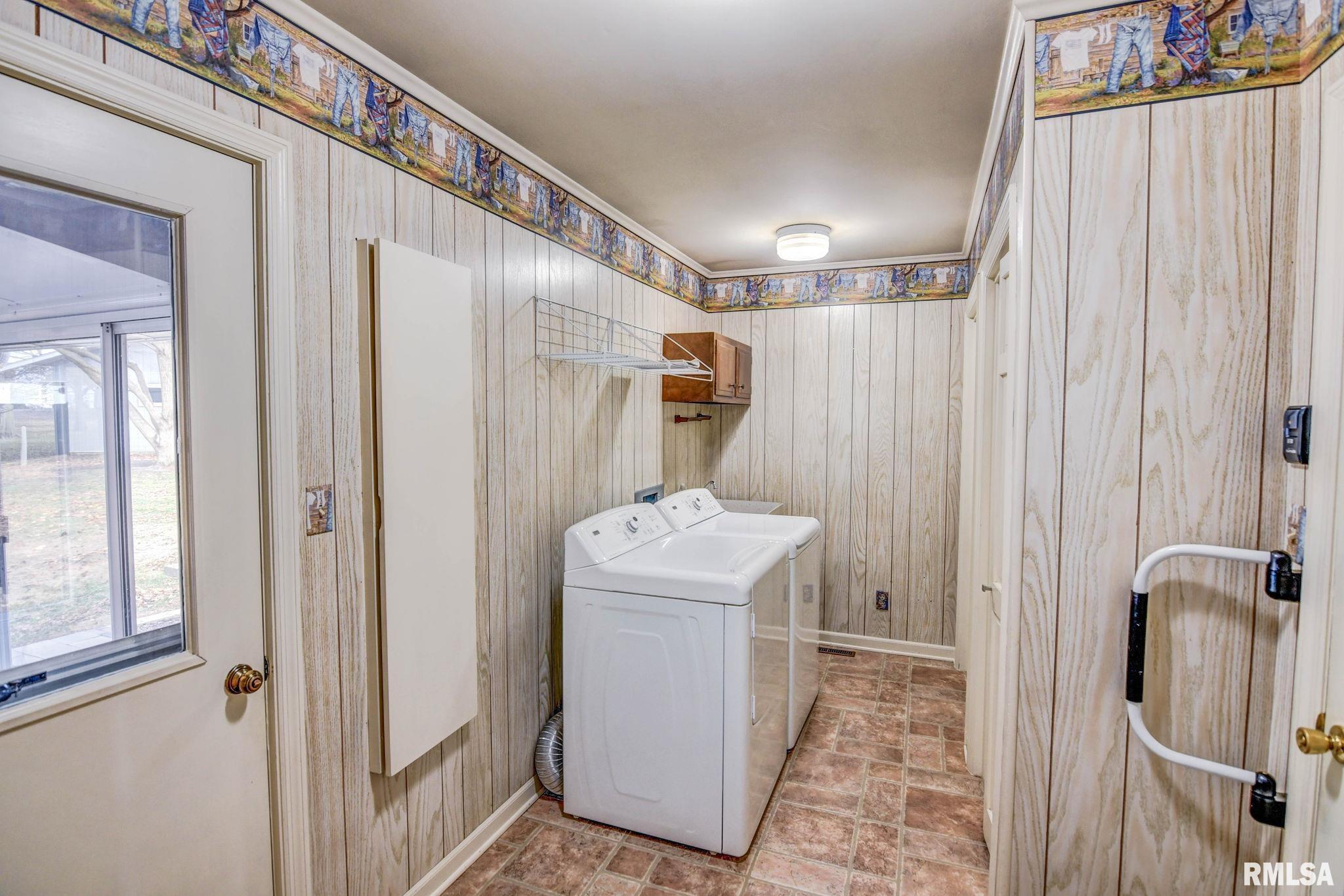 101 North Monroe Street Morrisonville, IL 62546 - Photo 7 of 39