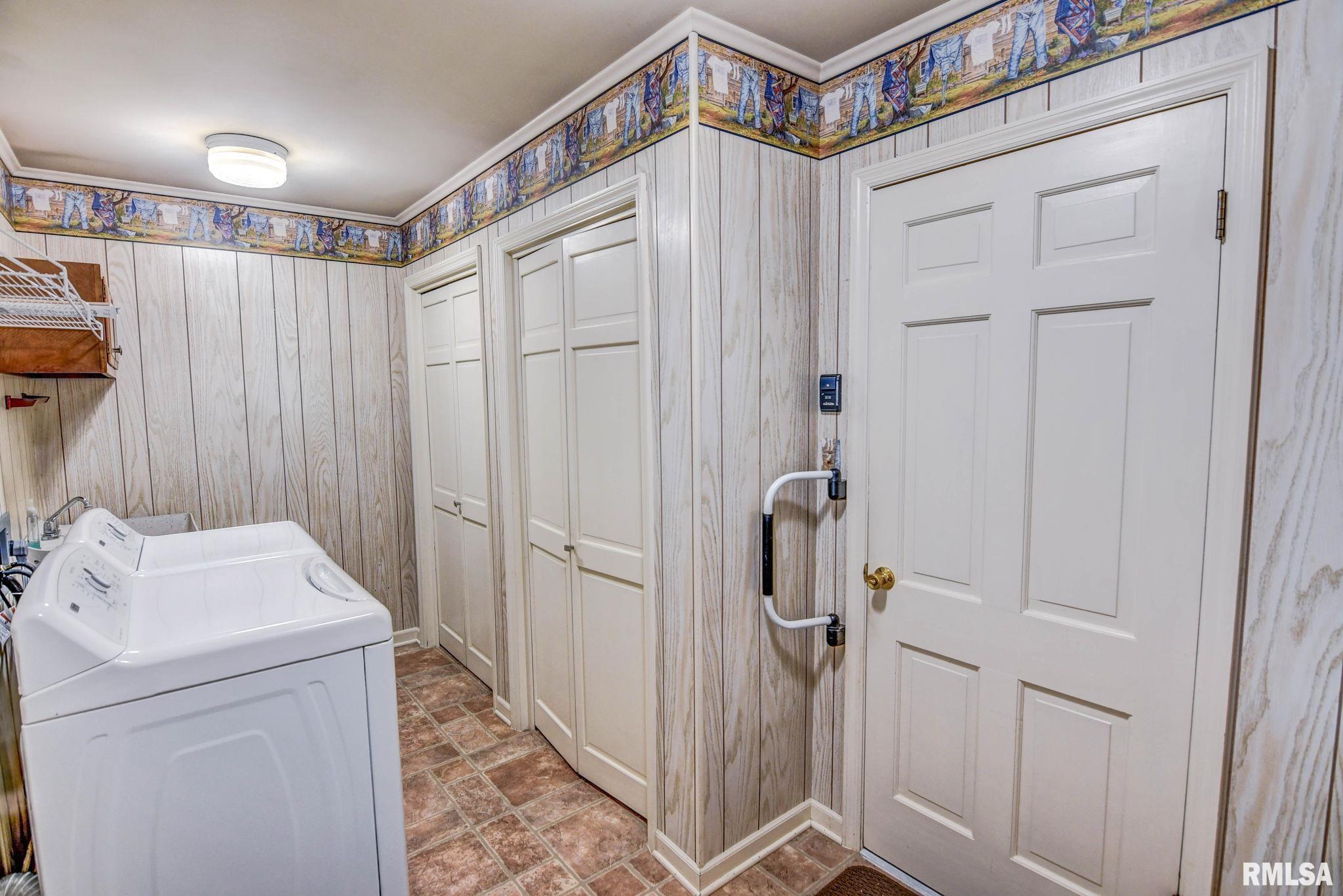 101 North Monroe Street Morrisonville, IL 62546 - Photo 8 of 39