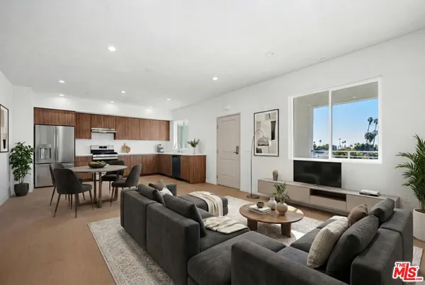$3,500 | 1717 Winona Boulevard, Unit 203, Los Angeles, CA 90027