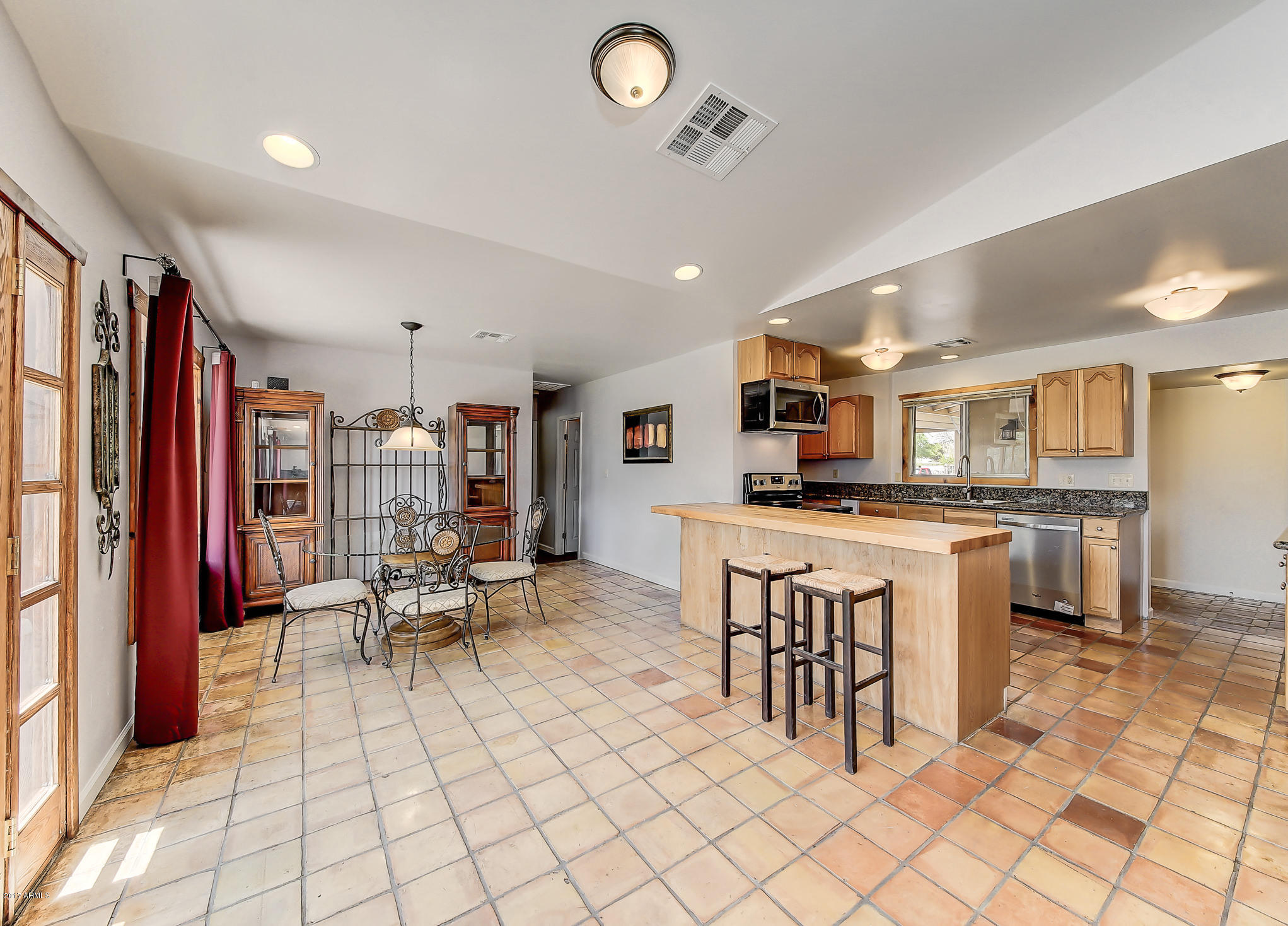 137 East Fremont Drive Tempe, AZ 85282 - Photo 9 of 35 Kitchen & Dining