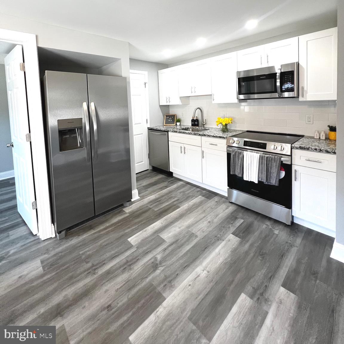 1407 Simpson Street Marcus Hook, PA 19061 - Photo 12 of 27