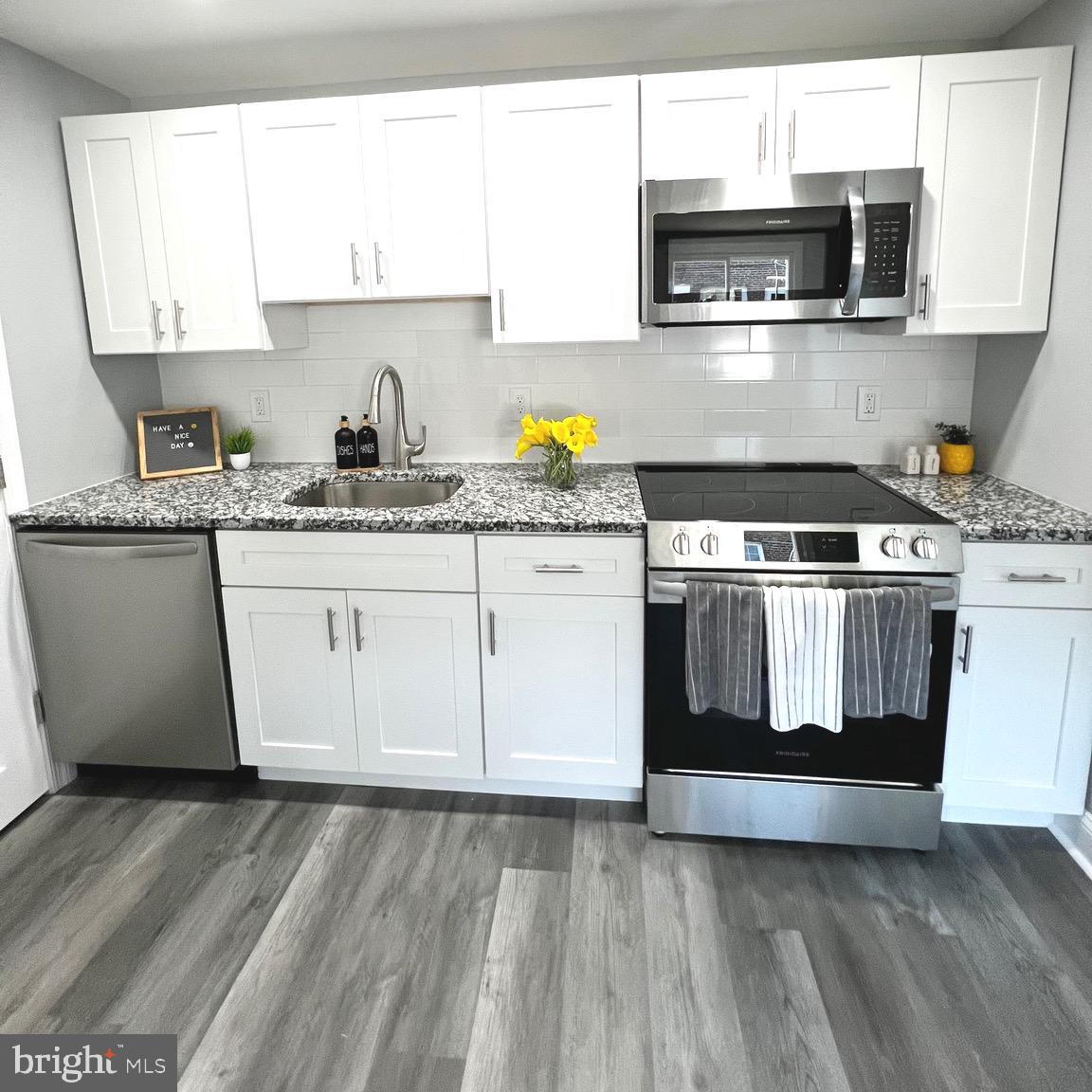 1407 Simpson Street Marcus Hook, PA 19061 - Photo 13 of 27