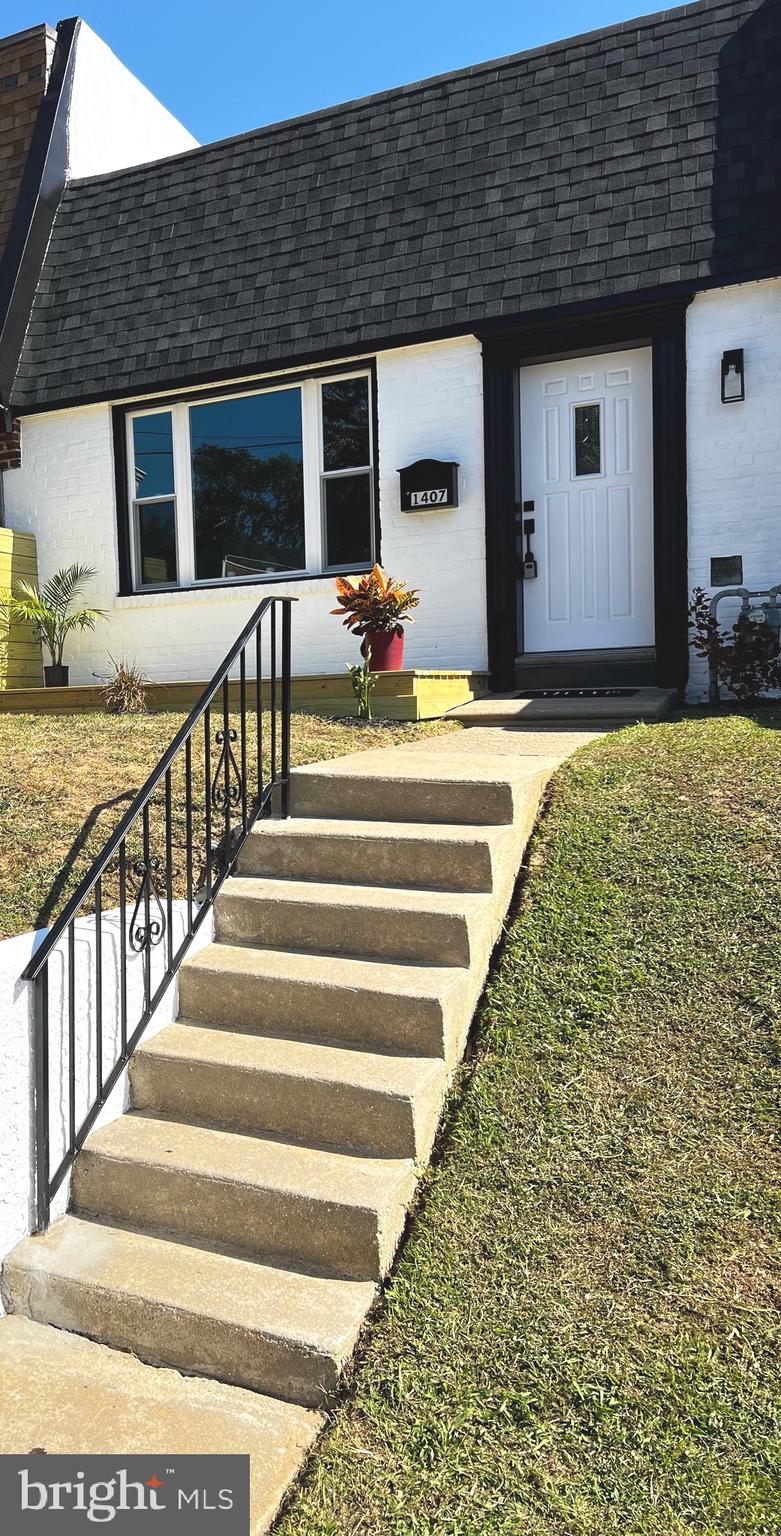 1407 Simpson Street Marcus Hook, PA 19061 - Photo 2 of 27