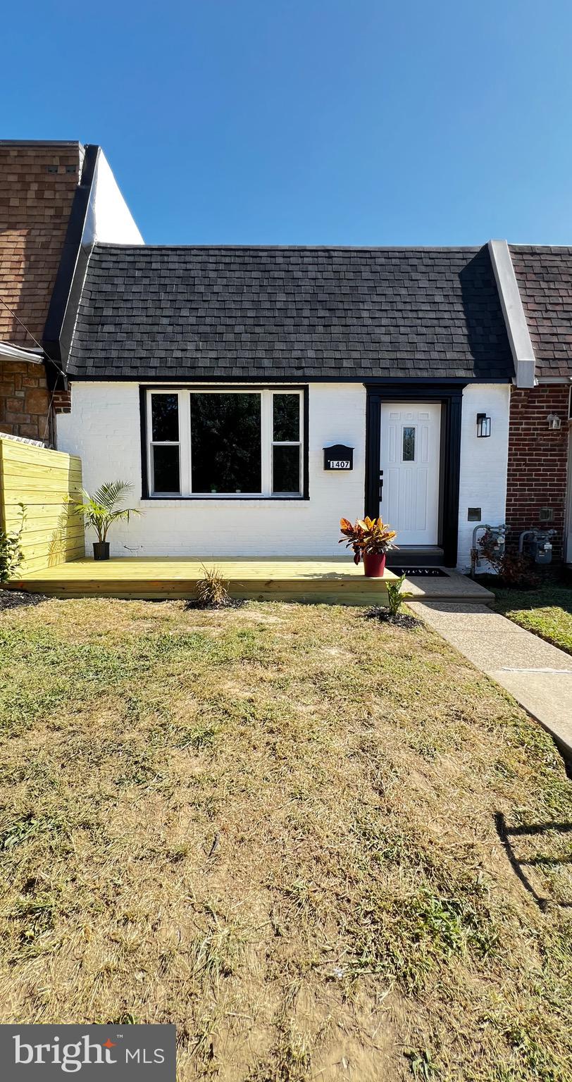 1407 Simpson Street Marcus Hook, PA 19061 - Photo 3 of 27