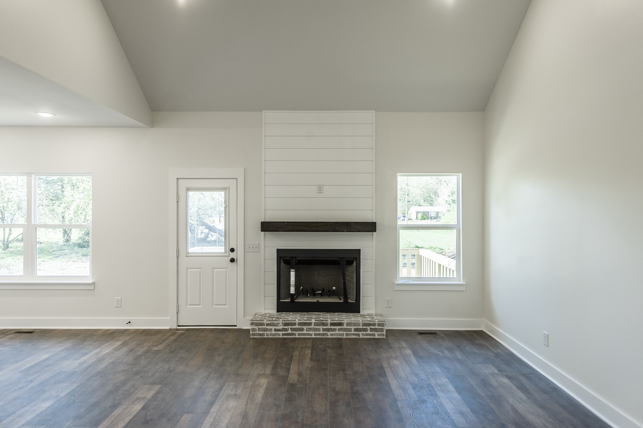 303 Sage Road White House, TN 37188 - Photo 4 of 42 Gallery Image 4