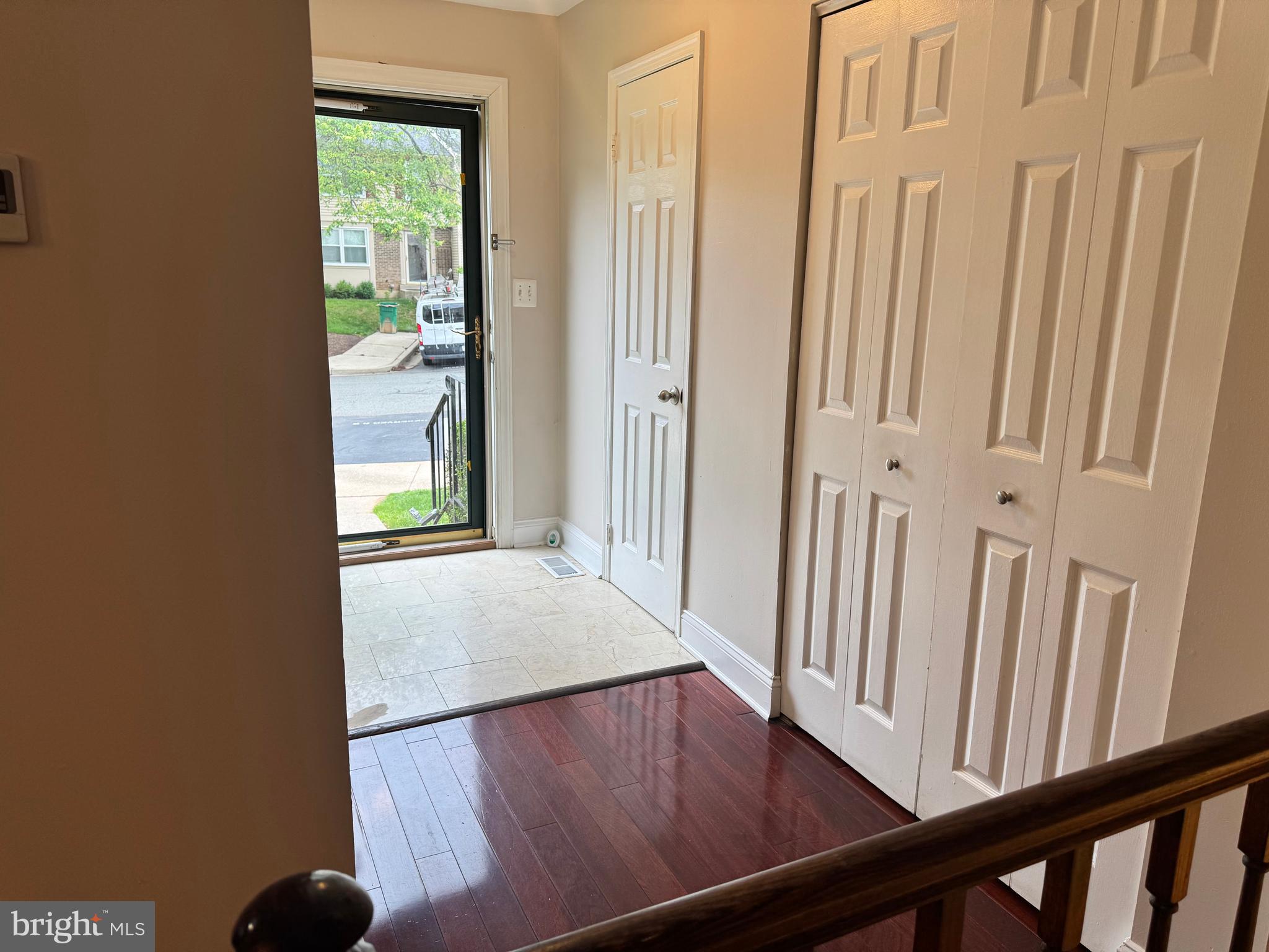 91 Pontiac Way Gaithersburg, MD 20878 - Photo 3 of 43