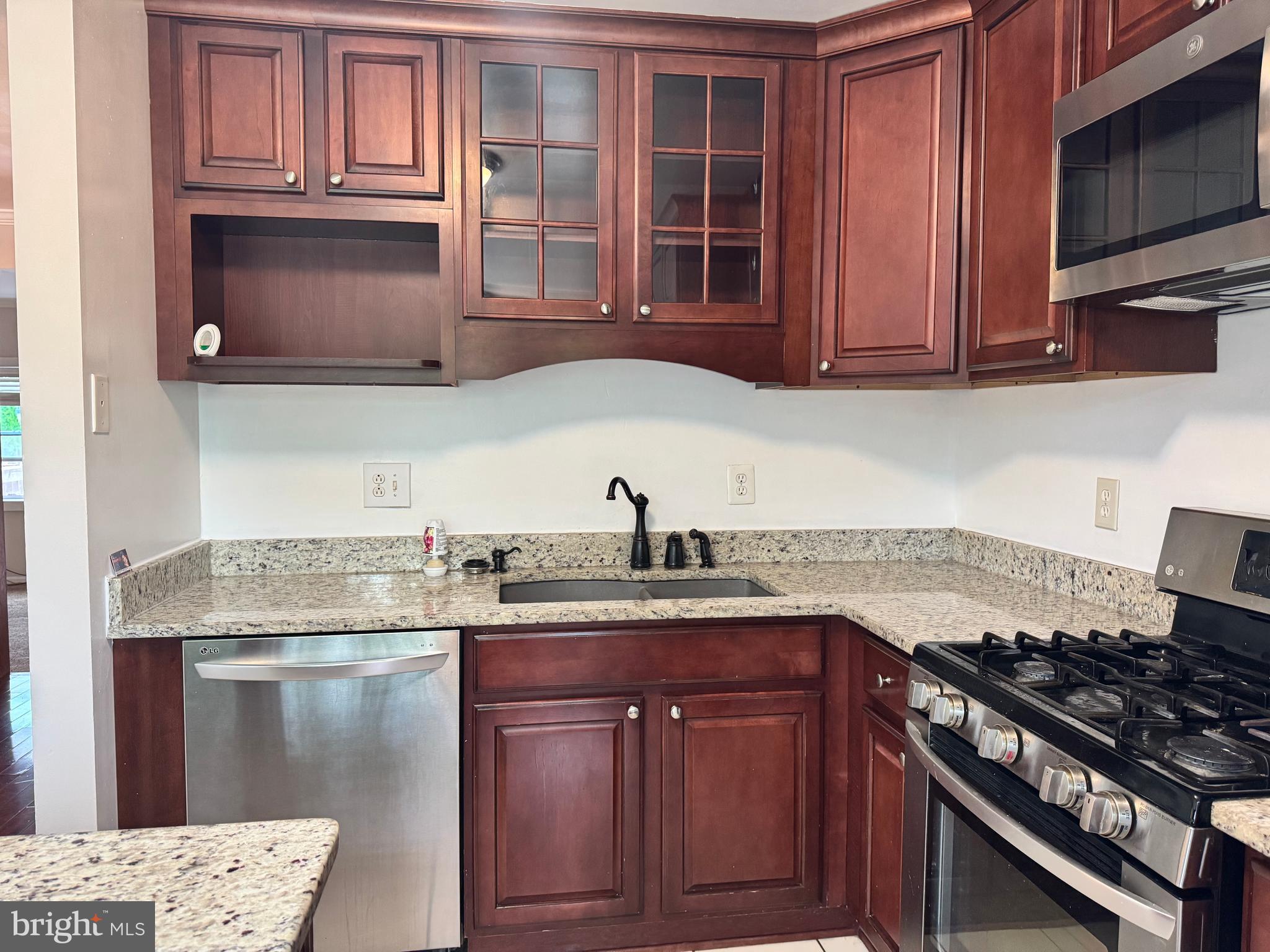 91 Pontiac Way Gaithersburg, MD 20878 - Photo 10 of 43