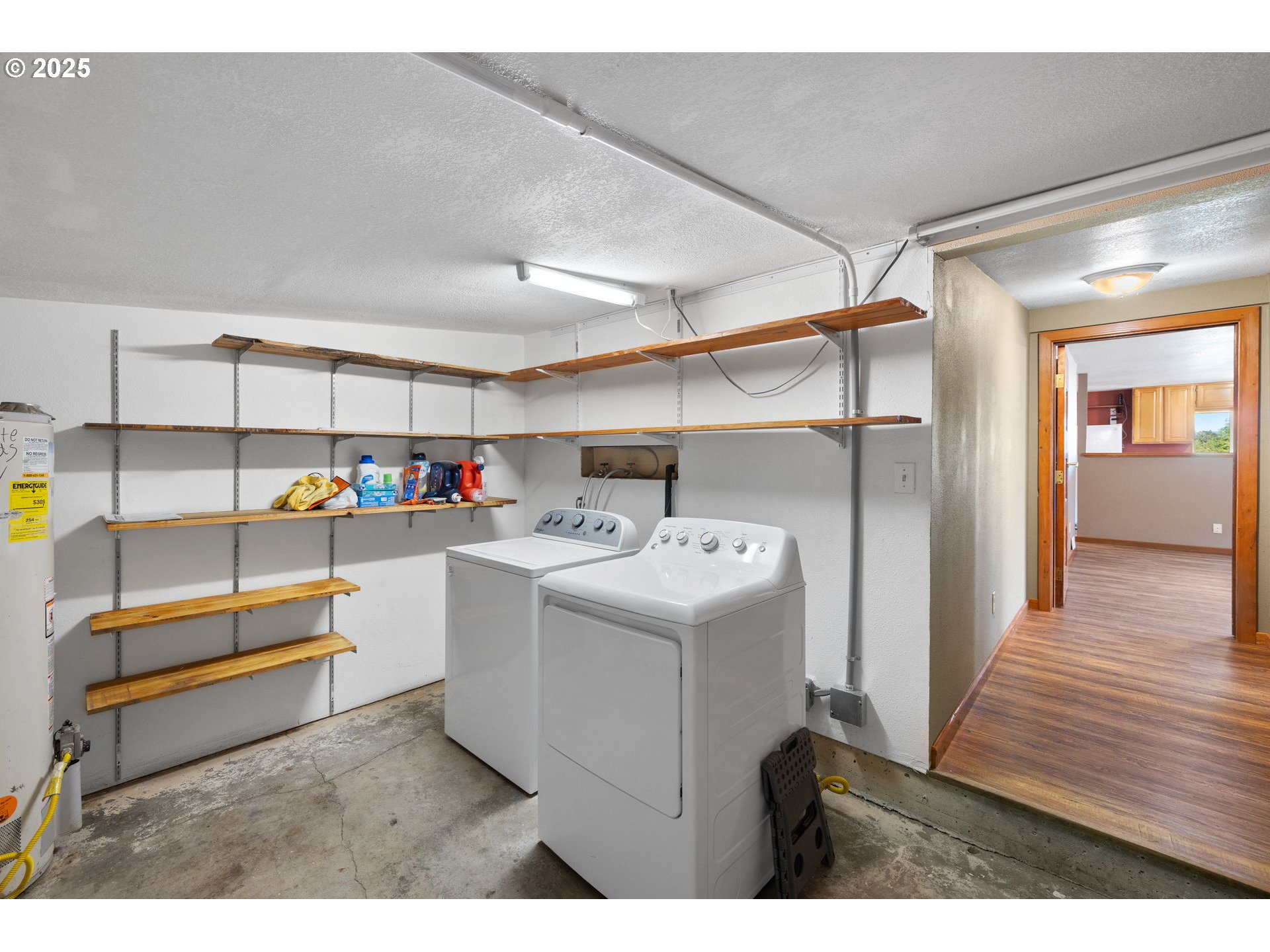 14001 South Union Mills Road Mulino, OR 97042 - Photo 19 of 48 a utility room with dryer and washer