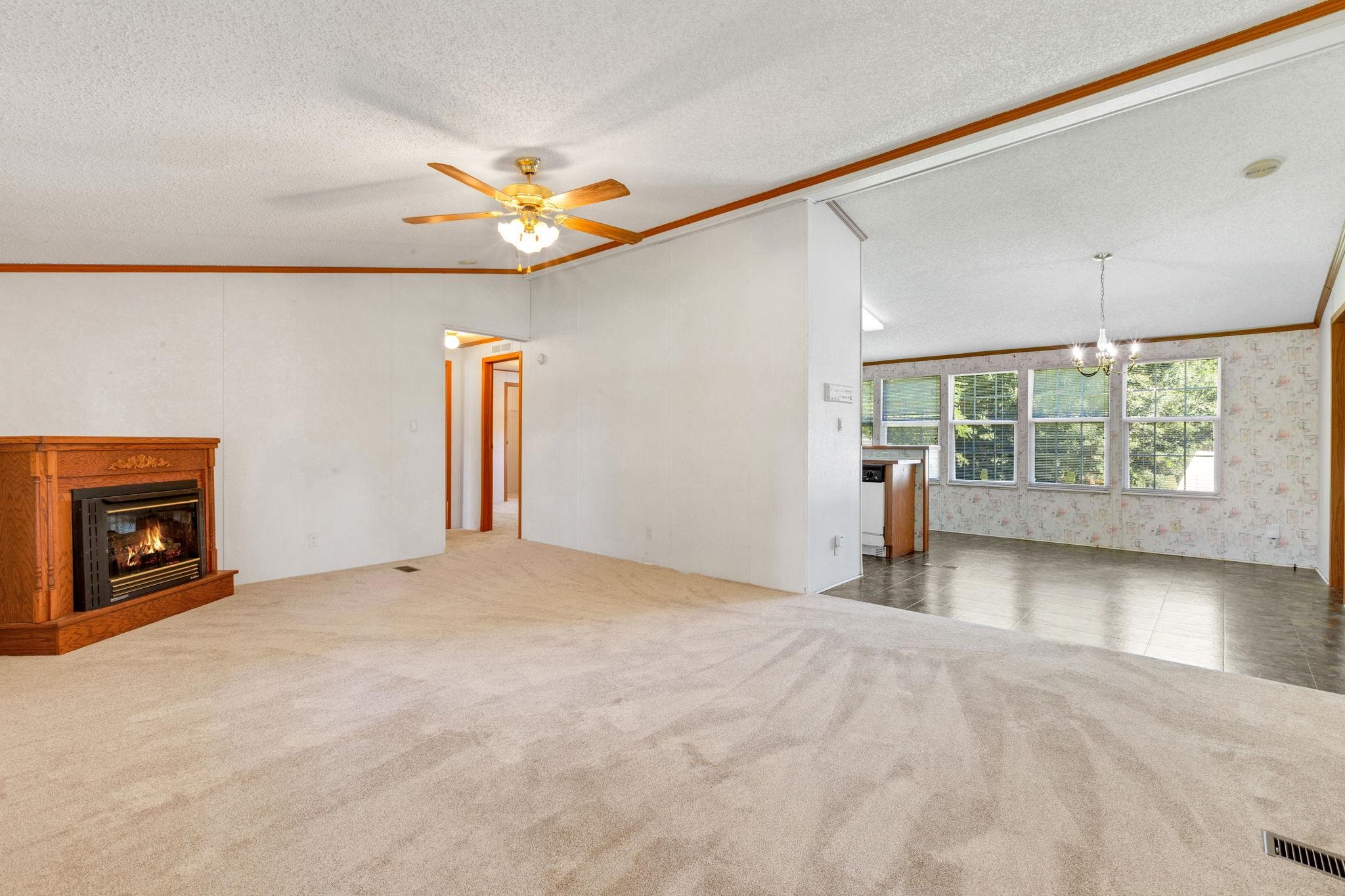 1608 South McElhaney Road Greer, SC 29651 - Photo 6 of 34 Gallery Image 6