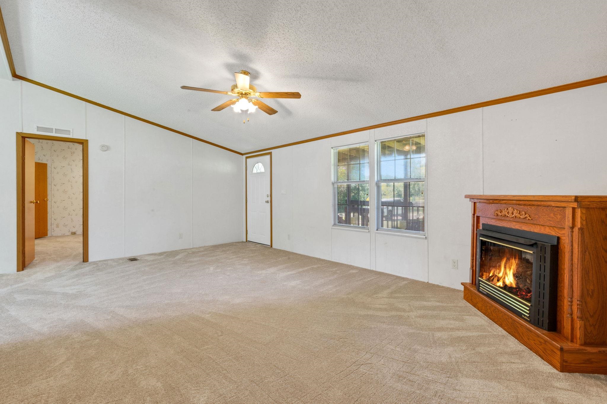 1608 South McElhaney Road Greer, SC 29651 - Photo 8 of 34 Gallery Image 8