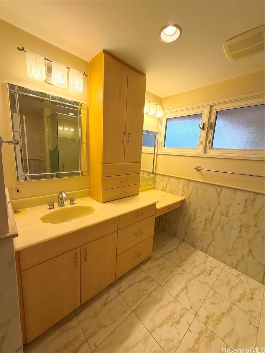 45-185 Lilipuna Road, Unit D Kaneohe, HI 96744 - Photo 17 of 25