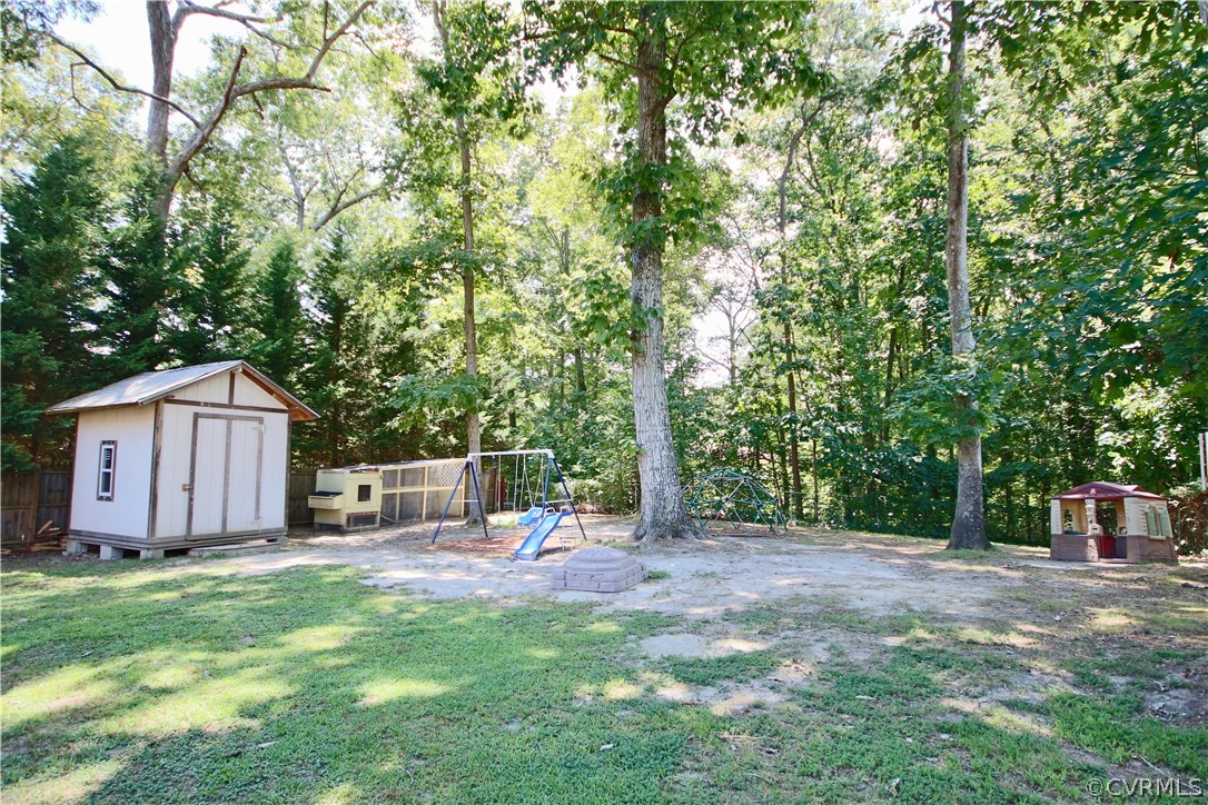 642 Clearlake Road North Chesterfield, VA 23236 - Photo 5 of 36 Gallery Image 5