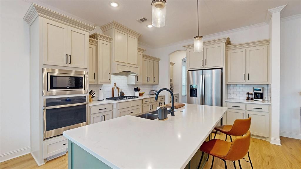 917 Fallbrook Avenue Denton, TX 76210 - Photo 11 of 40