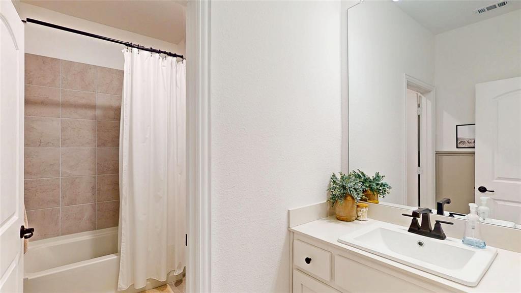 917 Fallbrook Avenue Denton, TX 76210 - Photo 37 of 40