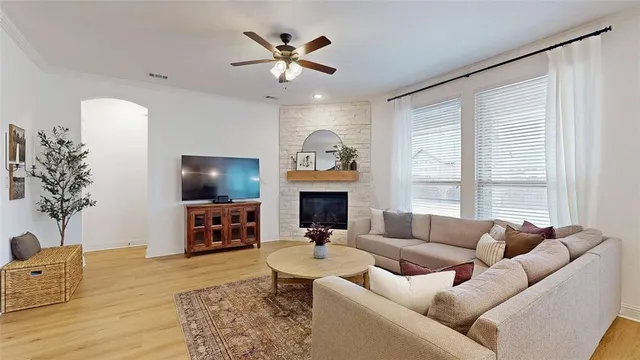 $590,000 | 917 Fallbrook Avenue, Denton, TX 76210