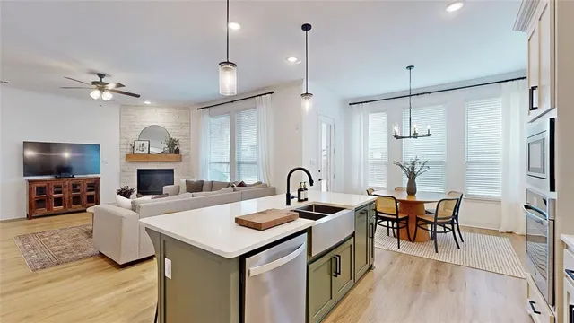 $590,000 | 917 Fallbrook Avenue, Denton, TX 76210