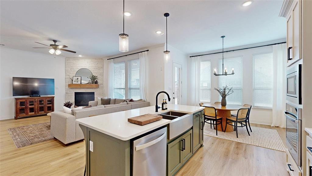 917 Fallbrook Avenue Denton, TX 76210 - Photo 9 of 40