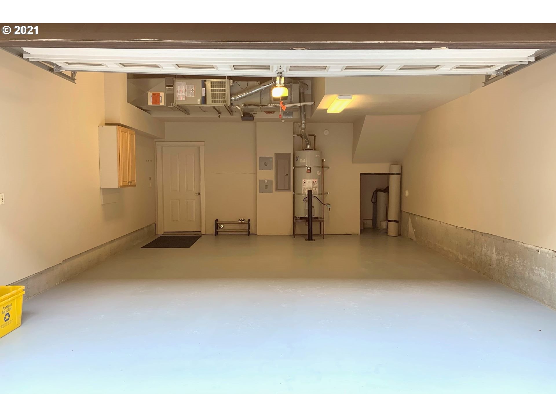 2374 Northwest Raleigh Street Portland, OR 97210 - Photo 23 of 32 a view of a room with gym equipment