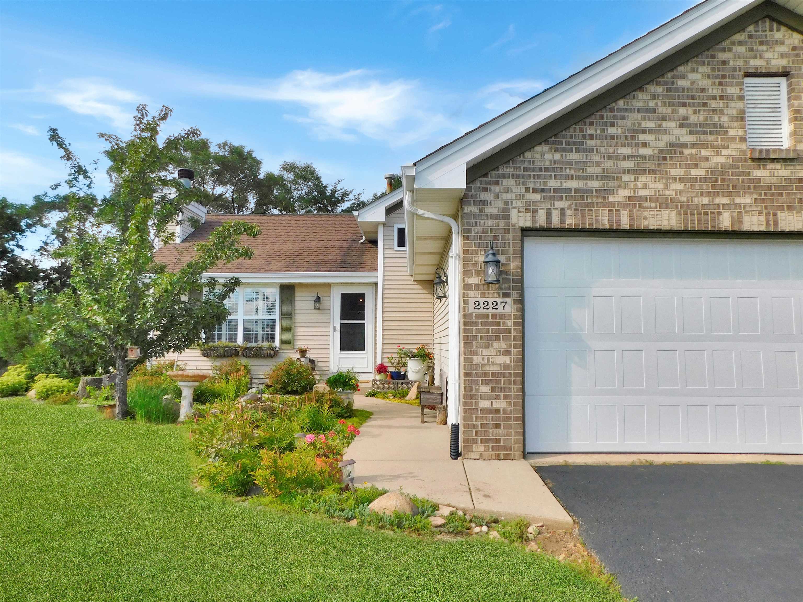 2227 Broadmoor Road South Beloit, IL 61080 - Photo 3 of 50 Gallery Image 3