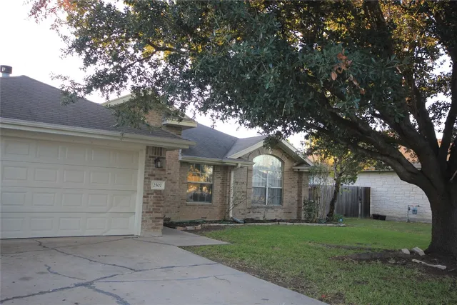 $299,000 | 2507 Northlawn Drive, Taylor, TX 76574