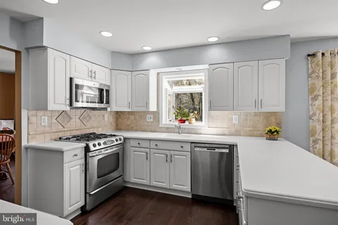 $685,000 | 29 Shining Star Court, Medford, NJ 08055