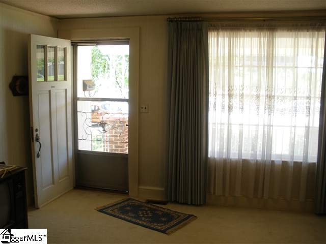 606 Grove Road Greenville, SC 29605 - Photo 3 of 9