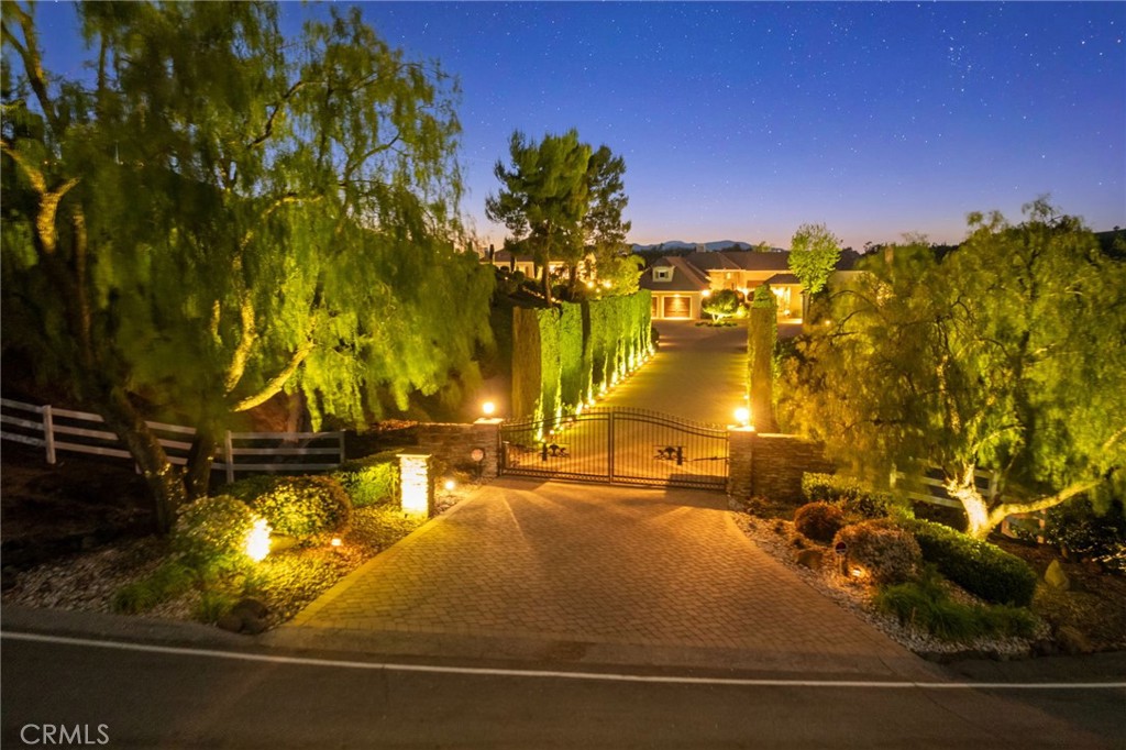 44195 Sunset Terrace Temecula, CA 92590 - Photo 3 of 74 a view of a indoor basketball court