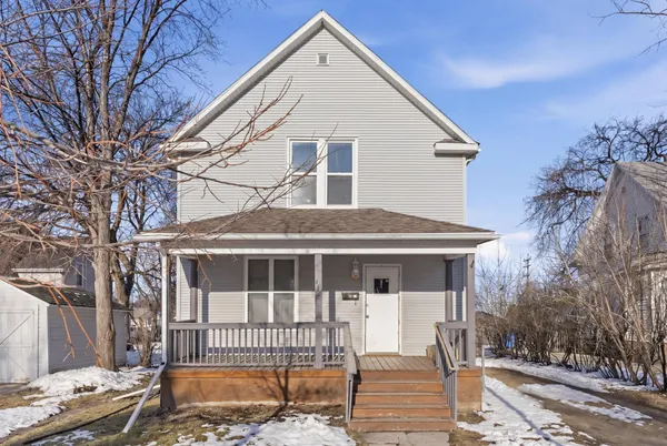 $215,000 | 412 12th Street North, Fargo, ND 58102