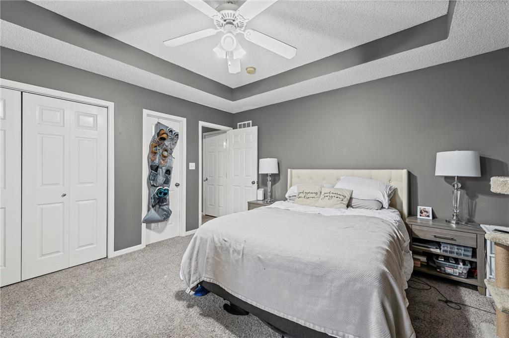 435 North Queen Ridge Avenue Independence, MO 64056 - Photo 14 of 32