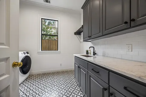 $1,999,000 | 4817 Linden Street, Bellaire, TX 77401