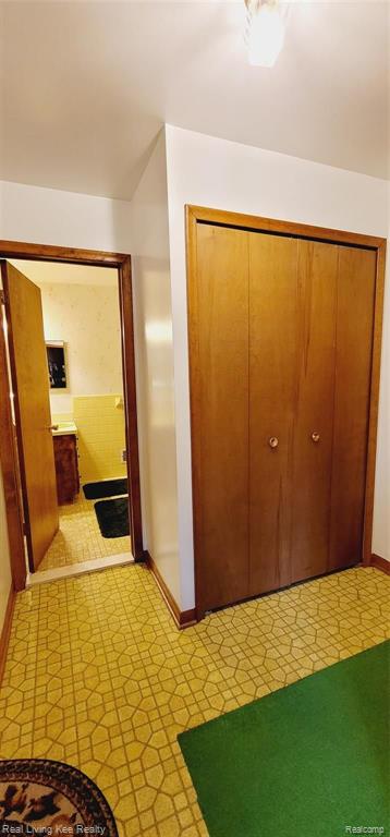 7924 Graham Road Jeddo, MI 48032 - Photo 29 of 58