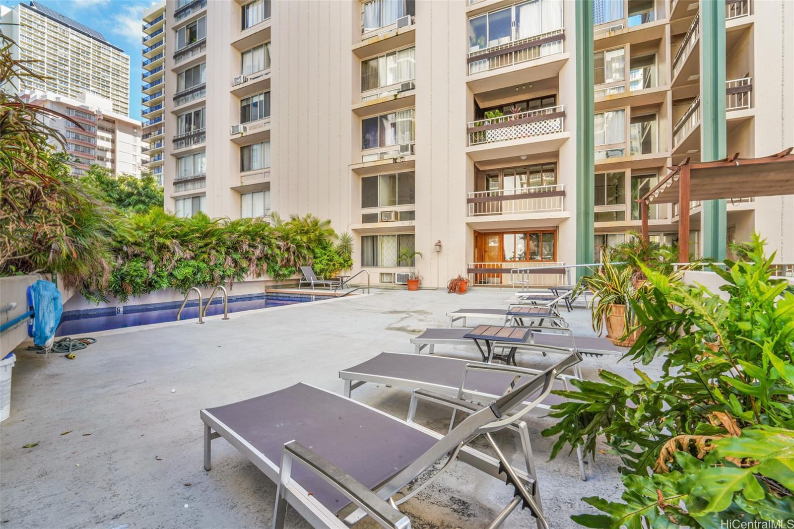 431 Nāhua Street, Unit 309 Honolulu, HI 96815 - Photo 17 of 25 a view of an outdoor space with a patio