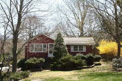 3016 Noyack Road Noyack, NY 11963 - Photo 3 of 10
