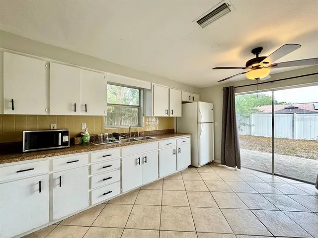 $1,900 | 14875 56th Street North, Clearwater, FL 33760