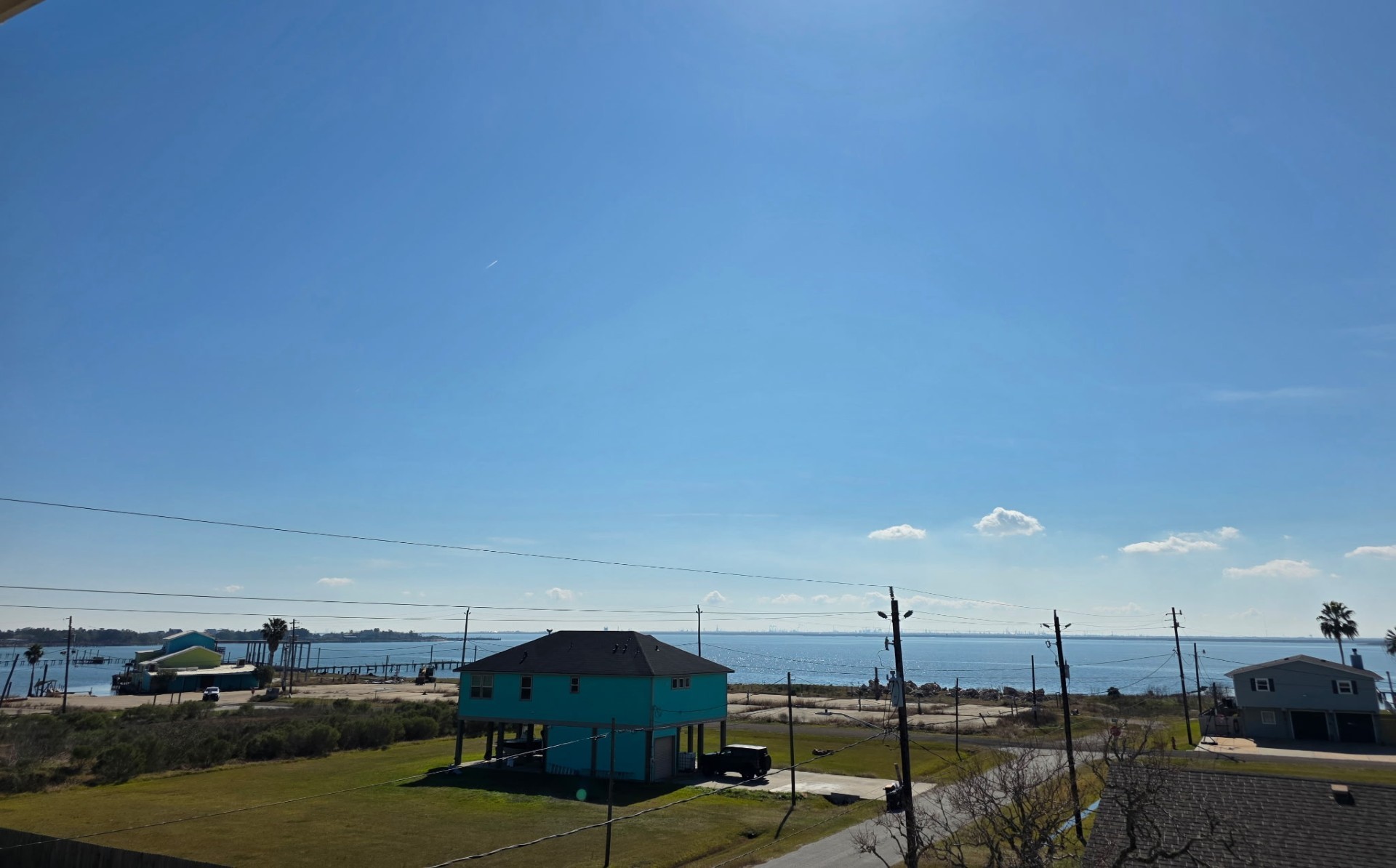 1026 20th Street Dickinson, TX 77539 - Photo 22 of 25 a view of a chairs and table in the terrace