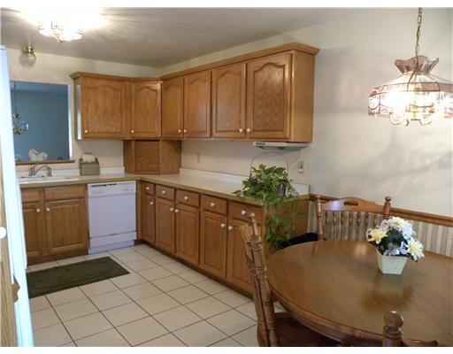 101 East Country Barn Road Houston, PA 15342 - Photo 2 of 18 Kitchen.