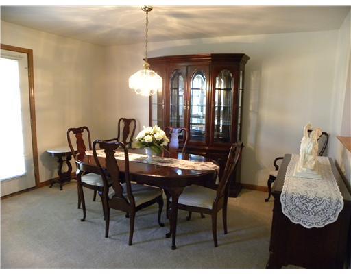 101 East Country Barn Road Houston, PA 15342 - Photo 3 of 18 Dining Room.