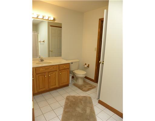 101 East Country Barn Road Houston, PA 15342 - Photo 10 of 18 Full Bath.