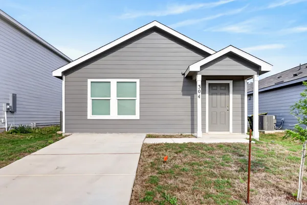 $198,000 | 304 Alligator Creek, Seguin, TX 78155