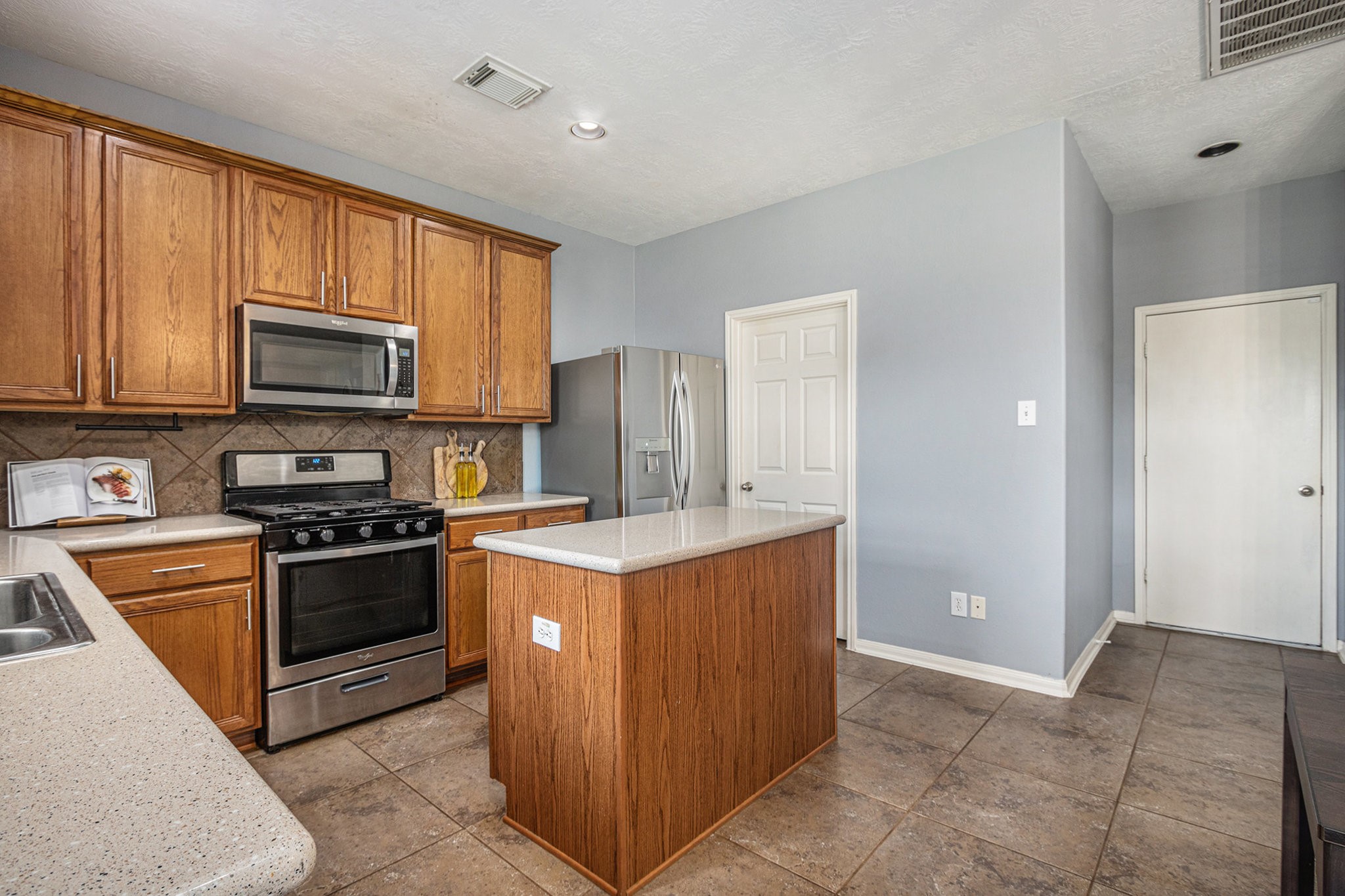 9719 Opal Rock Drive Rosharon, TX 77583 - Photo 12 of 33