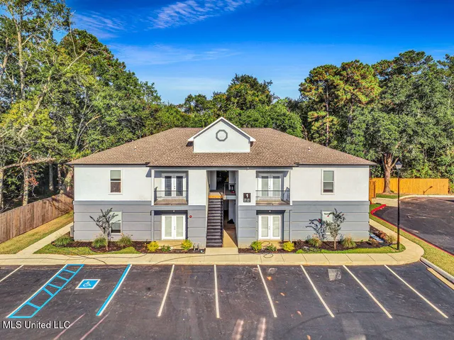 $1,650 | 12088 Lamey Brg Road, Unit 105, D'Iberville, MS 39540