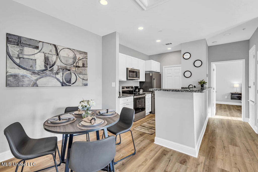 12088 Lamey Brg Road, Unit 105 D'Iberville, MS 39540 - Photo 6 of 15 12088LameyBridge#105-17