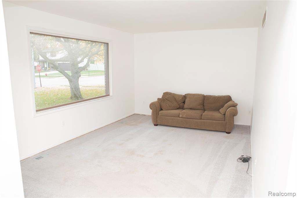 21664 Hall Road Woodhaven, MI 48183 - Photo 20 of 45