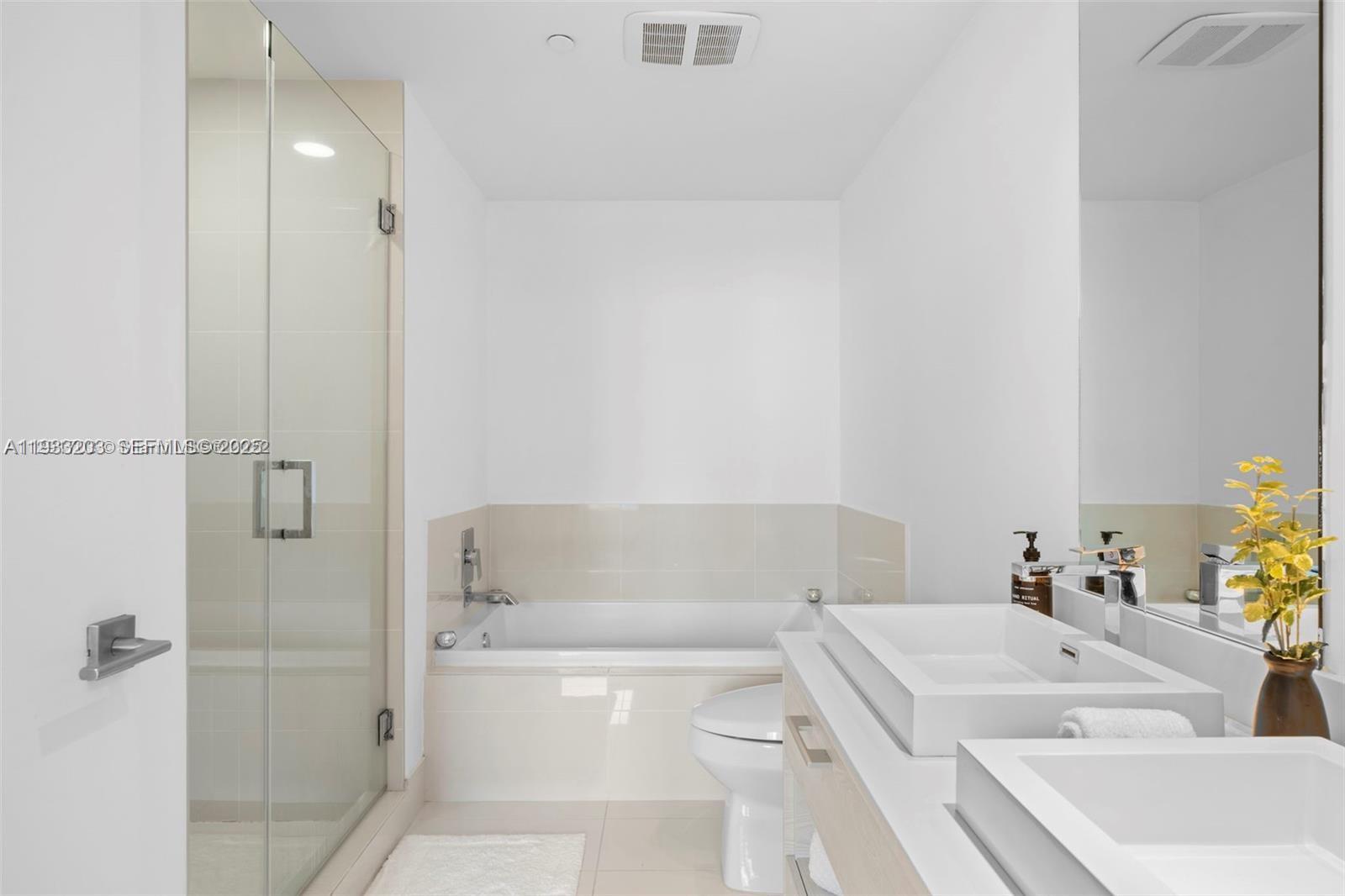 45 Southwest 9th Street, Unit 1403 Miami, FL 33130 - Photo 16 of 29