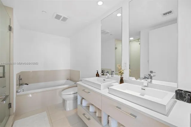 $6,200 | 45 Southwest 9th Street, Unit 1403, Miami, FL 33130