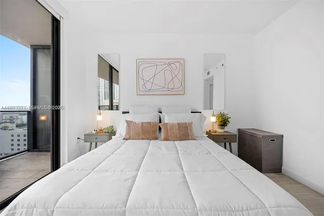 $6,200 | 45 Southwest 9th Street, Unit 1403, Miami, FL 33130